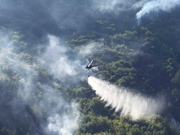 Helikopteri Oružanih snaga BiH gase požare na Plješevici i kod Bosanskog Grahova