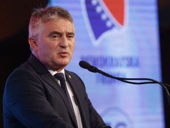 DF: Dok Trojka i HDZ ponižavaju borce sa dodatkom od 5 feninga, njihovi kadrovi izvlače desetine hiljada KM iz budžeta
