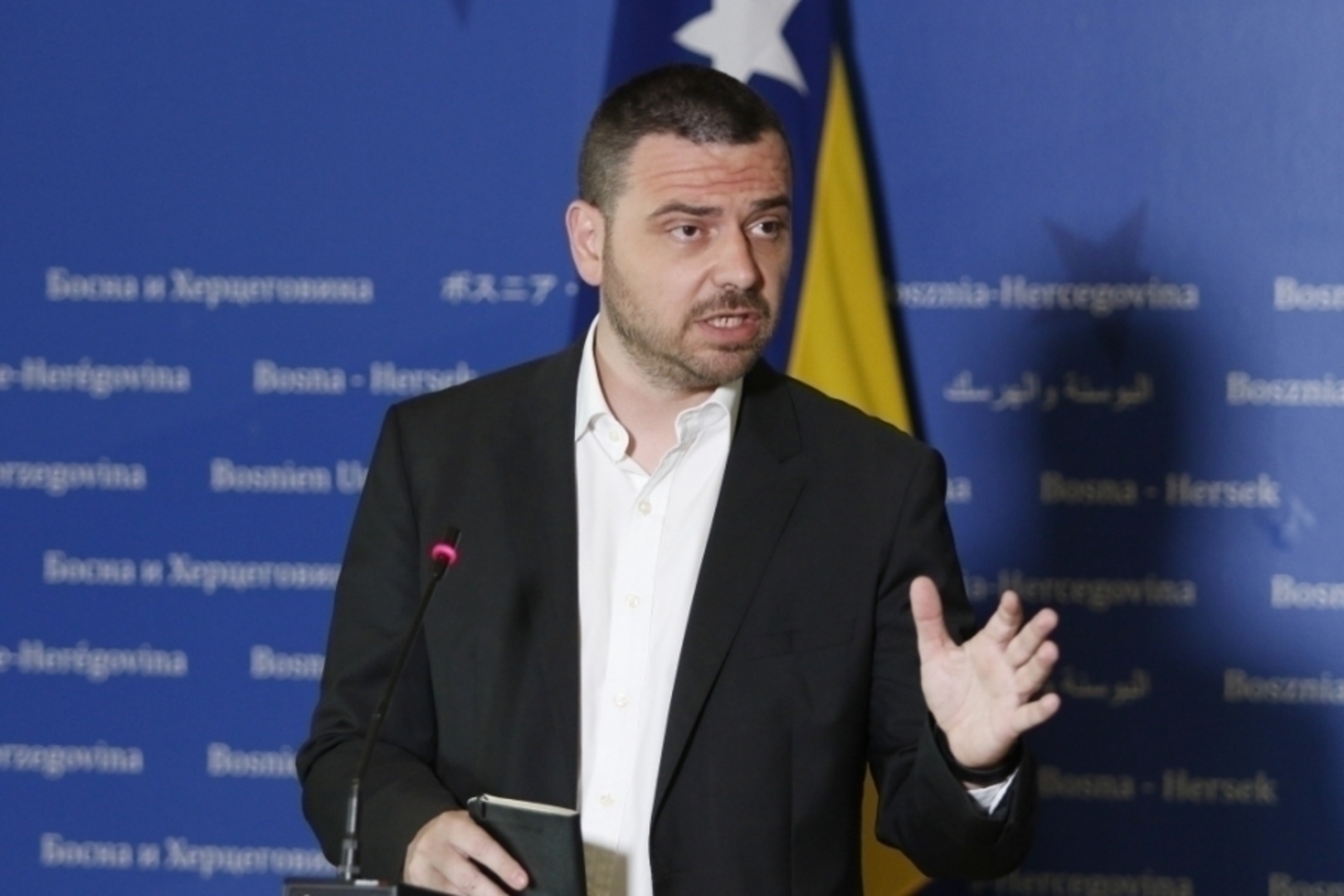 Objavljene kompenzacijske liste za Opće izbore u oktobru: SDP-ovu za državni parlament predvodi Saša Magazinović, listu NiP-a Denis Zvizdić, a SDA Šerif Špago - slika 1