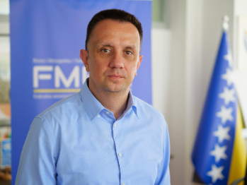 Lakić odgovorio na optužbe: „Napadajte mene i moj rad, ali ne uvlačite moju porodicu“