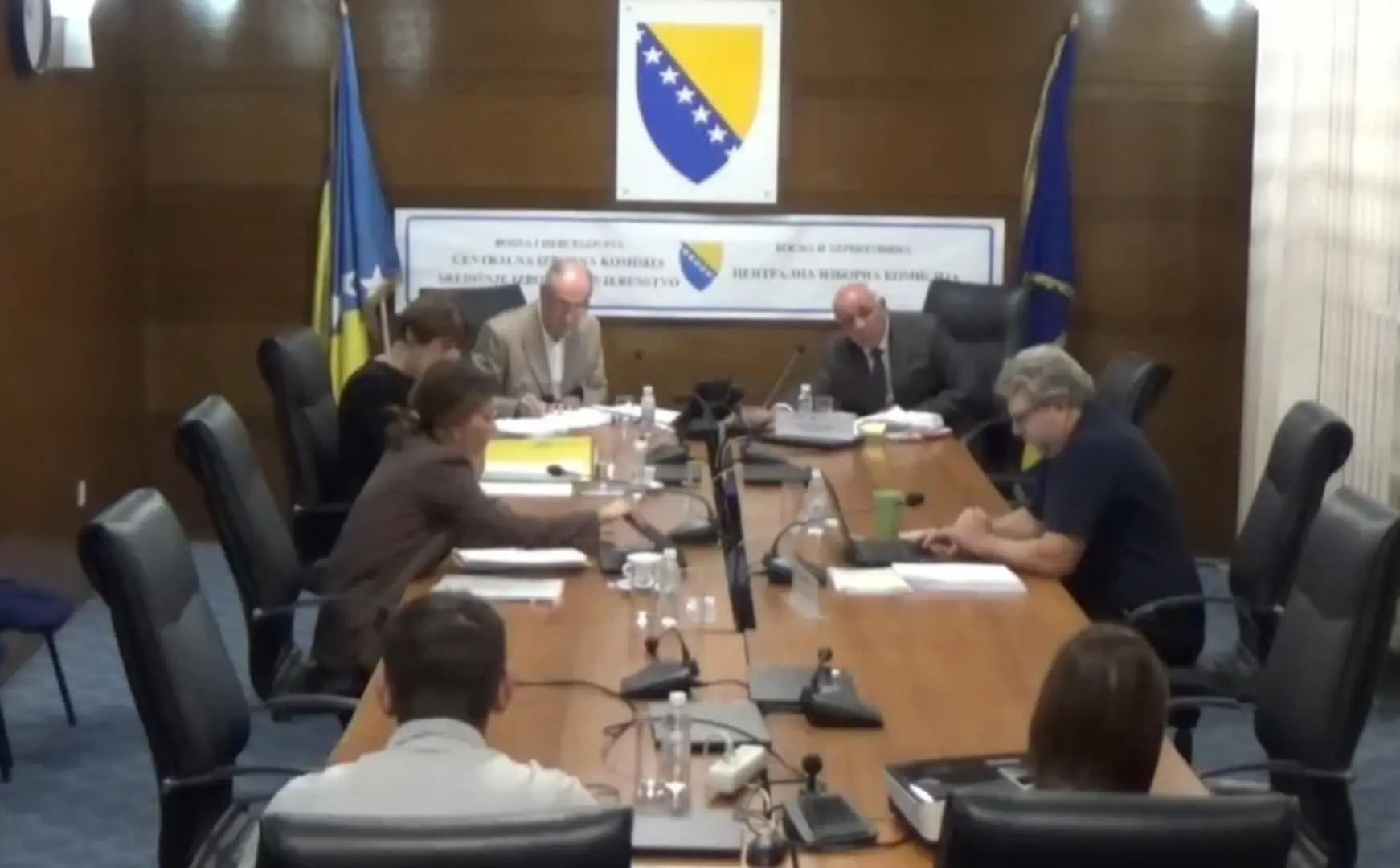 CIK neće pokrenuti postupak zbog odluke Vlade Rs da pred izbore dijeli pomoć penzionerima - slika 1