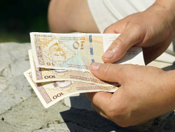 Kupovina glasova? Penzionerima u Rs jednokratna pomoć do kraja avgusta