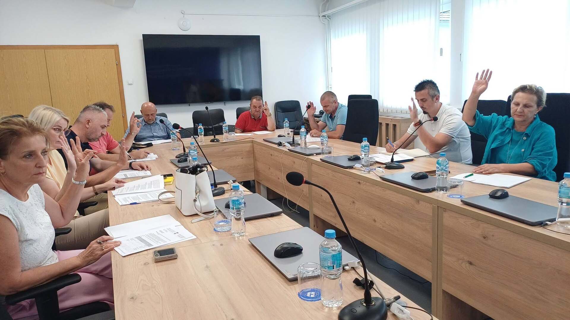 Požari u USK-u: U deset dana 122 intervencije, Štab CZ traži hitno jačanje vatrogasnih kapaciteta