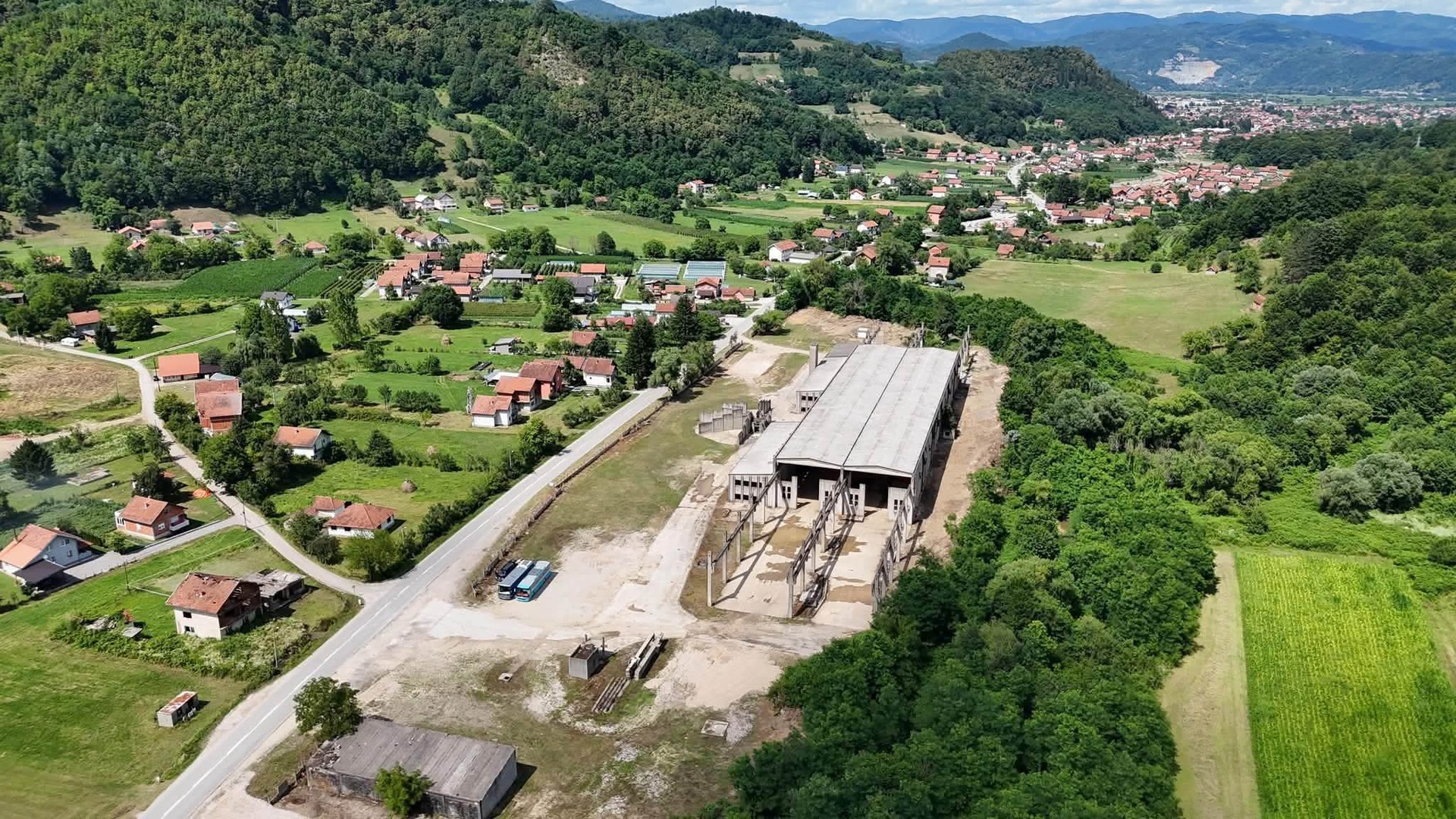 Federalno ministarstvo raseljenih osoba i izbjeglica u mandatu uradilo više od 220 kilometara asfaltnih puteva u povratničkim mjestima - slika 1