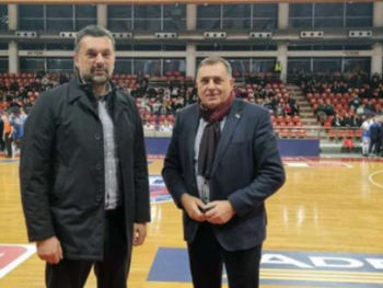 Od „išao bih s njim i na drvo“ do žestokih uvreda: Kako se raspala ljubav Konakovića prema Dodiku