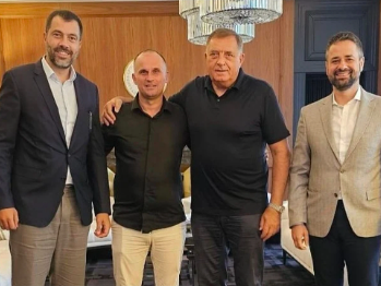 Načelnik Čajniča napustio SDS i prešao u SNSD uz simboličnu poruku
