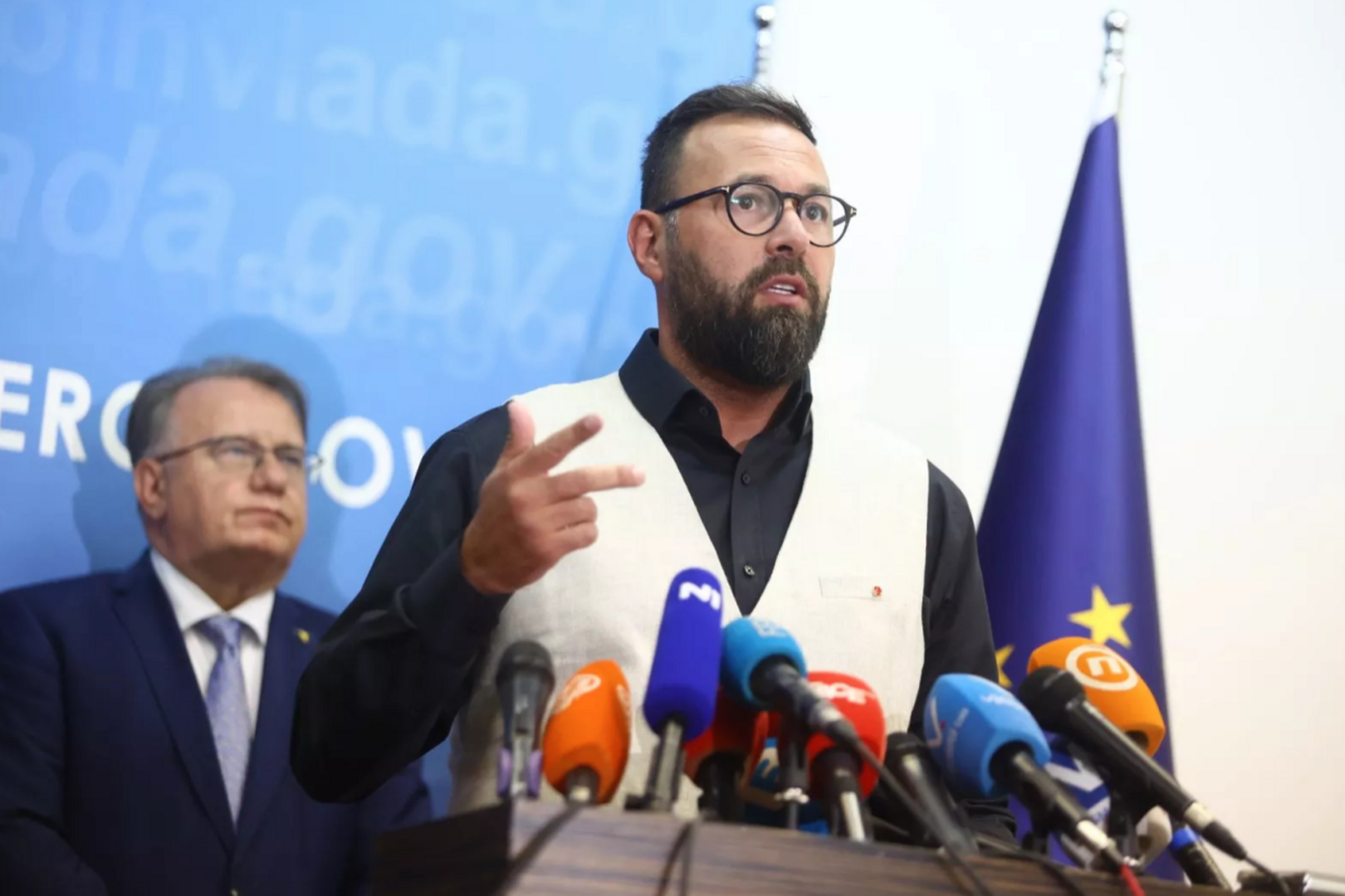 Maloljetni sin ministra Kenana Magode uhapšen zbog sumnje da je podmetnuo požar u fabrici jahti u Vitezu čiji je suvlasnik košarkaš Džanan Musa - slika 1