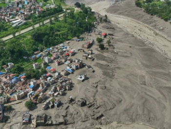 Broj žrtava poplava u Nepalu 162, stotine nestalih ljudi