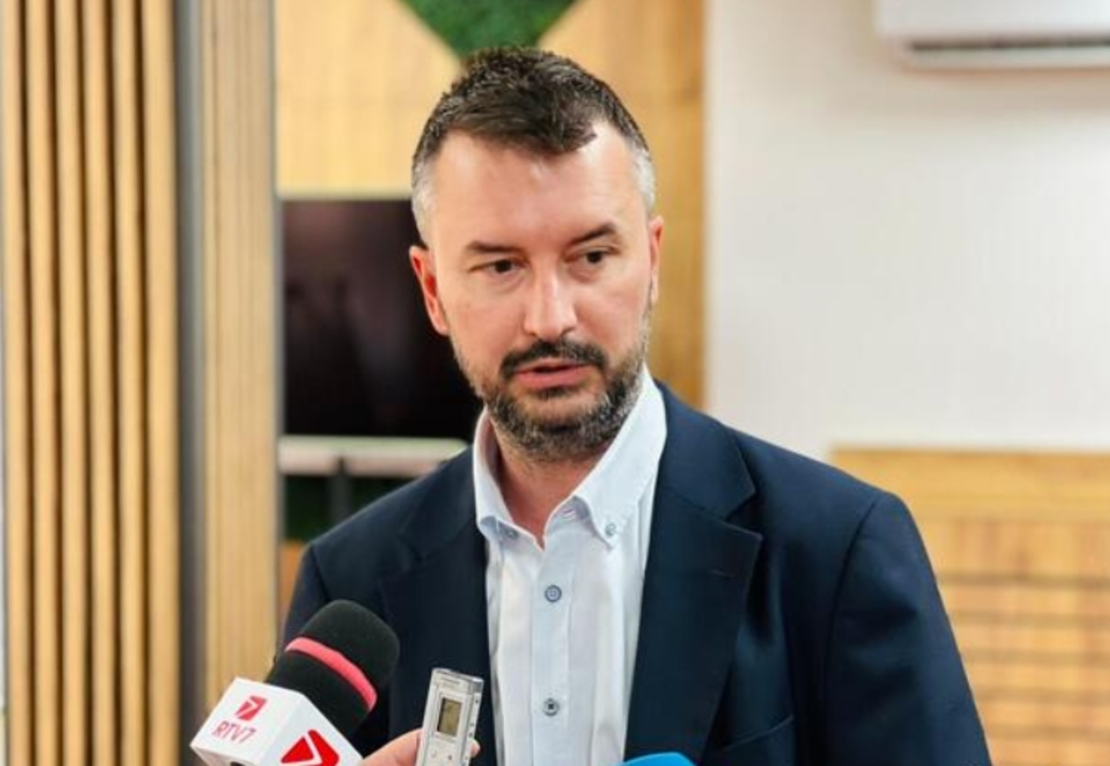 Jovanović: Nema više glasanja za umrle i dopisivanja glasova - slika 1