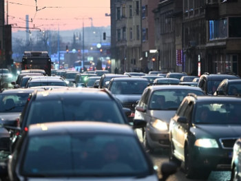 Vlada Kantona Sarajevo naložila hitnu kontrolu reklamnih panoa i bilborda uz javne ceste