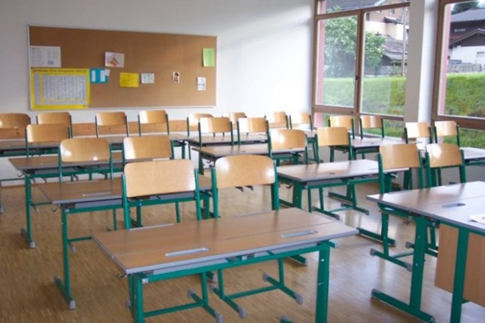 BiH za tri godine ostala bez 7.758 učenika, USK izgubio 13 osnovnih škola - slika 1