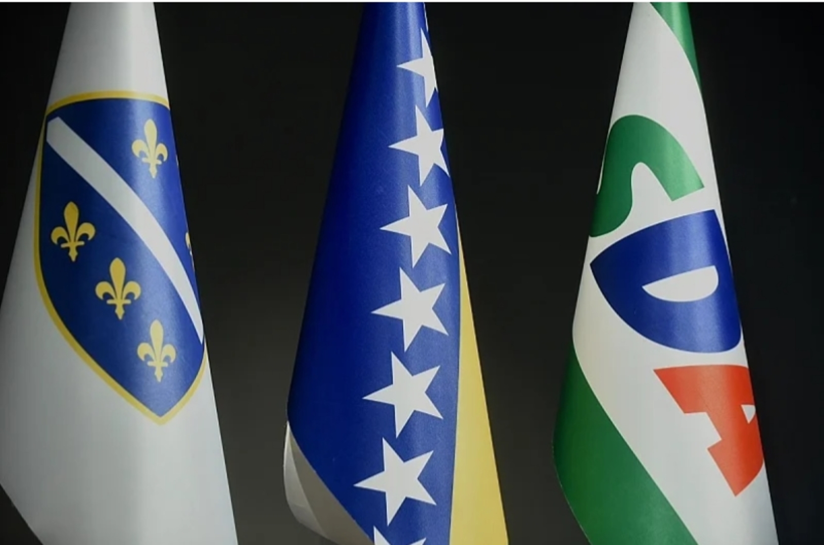 SDA: Veličanje ratnih zločinaca je posljedica jer režimi u Srbiji i Rs-u nastavljaju provoditi velikosrpsku ideologiju - slika 1