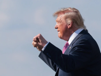 Trump tvrdi više nema iranskih mina u Hormuzu: To čudo radi i otvoreno je