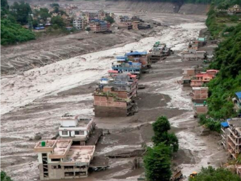 Spasioci u Nepalu i Kini tragaju za više od 3.000 nestalih nakon katastrofe