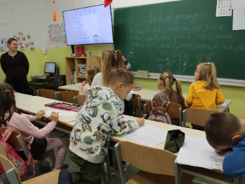 Đaci, sretno: Danas počinje nova školska godina u KS