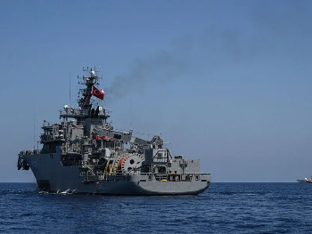 Potraga za 20 nestalih nakon potonuća broda kod Girnea: Uključeni avioni, dronovi, helikopteri i brodovi