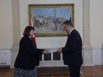 Nova britanska ambasadorica predala akreditive Denisu Bećiroviću