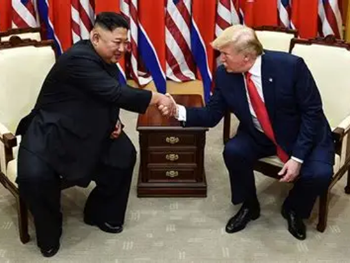 Bijela kuća: Trump otvoren za sastanak s Kim Jong-unom bez preduslova