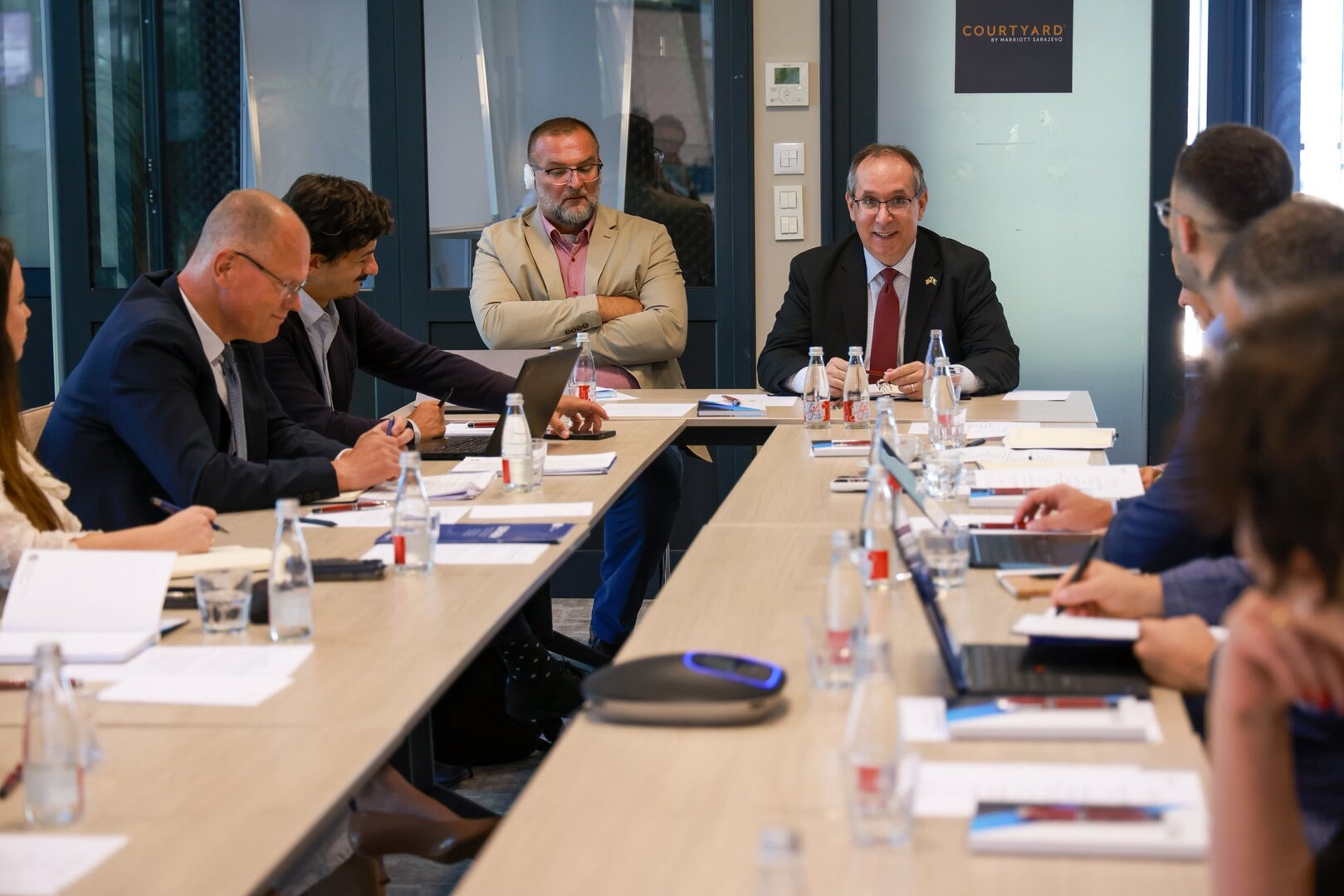 SAD i EU pomažu BiH da izađe sa sive liste: Održan sastanak o borbi protiv pranja novca - slika 1