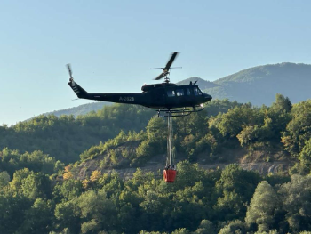 Helikopter i pripadnici Oružanih snaga BiH gase požare kod Nevesinja i Trebinja
