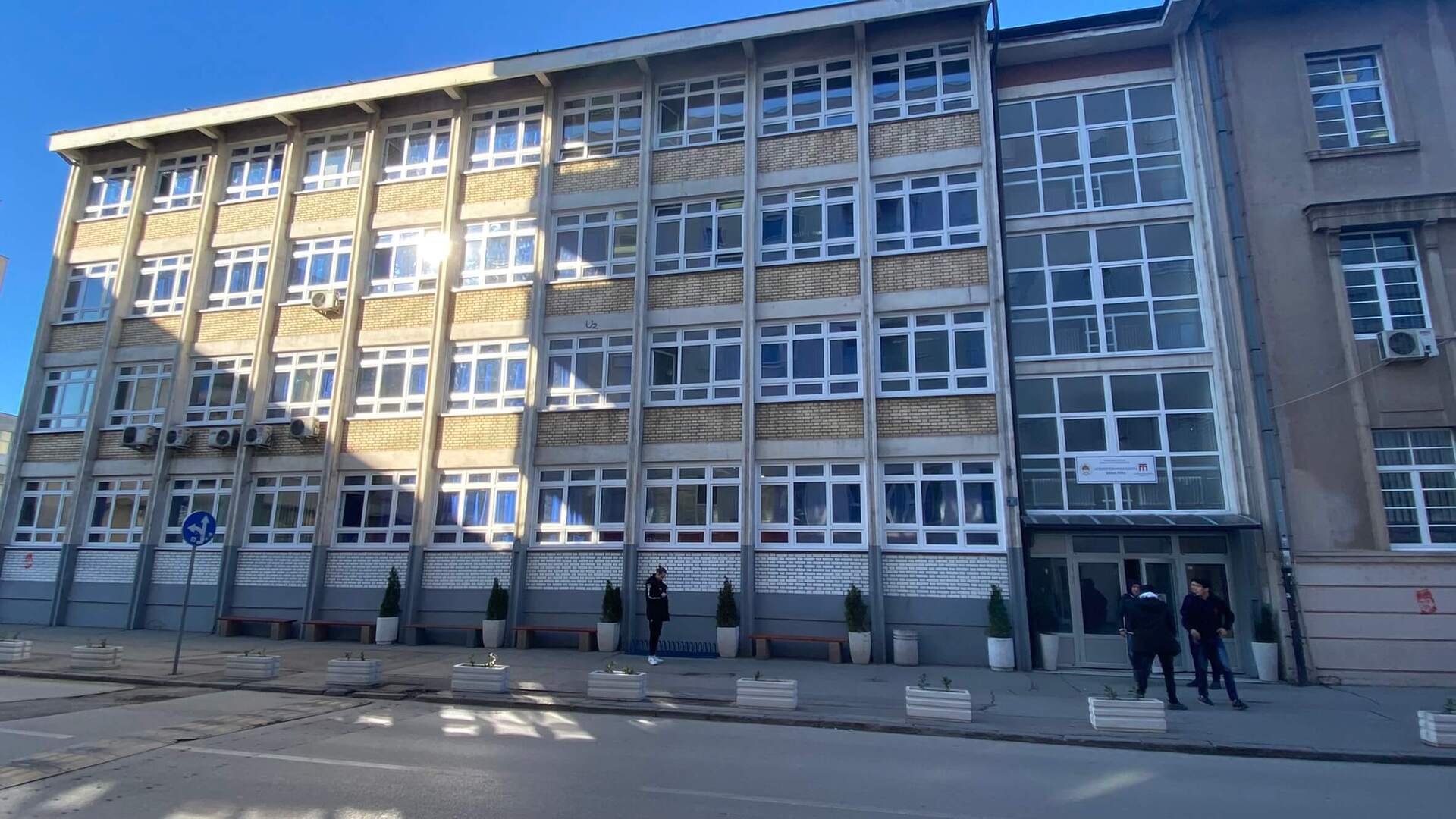 Škole u Rs-u zatvorene, roditelji na mukama: Djeca kod kuće, a ko će ih čuvati? - slika 1