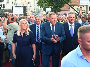 Skandalozne poruke Dodika na izbornom skupu SNSD-a: "Smeta nam granica na Drini"