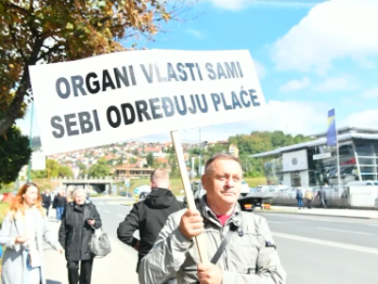 Parlamentarci primaju plaće i druge naknade i kad ne rade