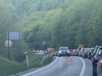 Zašto nastaju kilometarske kolone na Bradini i kod Konjica i kako ih spriječiti?
