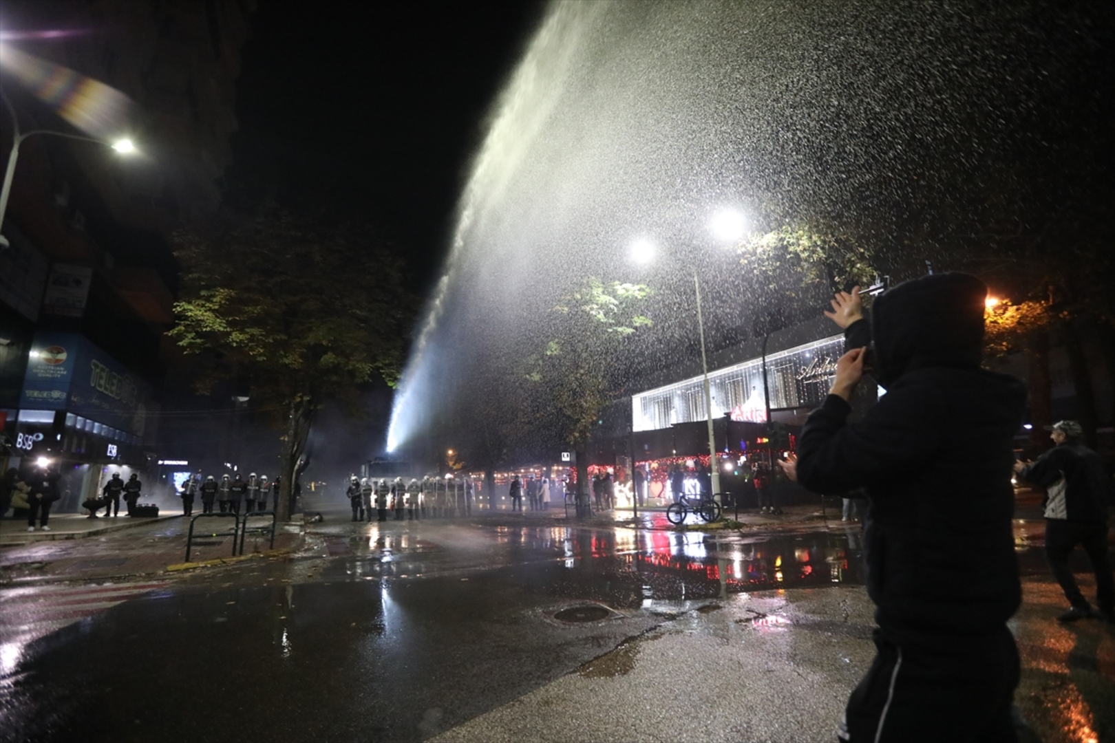 Peta noć protesta u Tirani. "Pravda za Klodijana" - slika 21