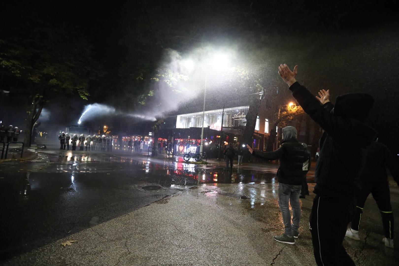 Peta noć protesta u Tirani. "Pravda za Klodijana" - slika 5