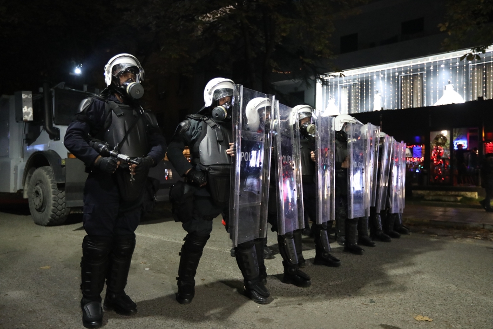 Peta noć protesta u Tirani. "Pravda za Klodijana" - slika 19