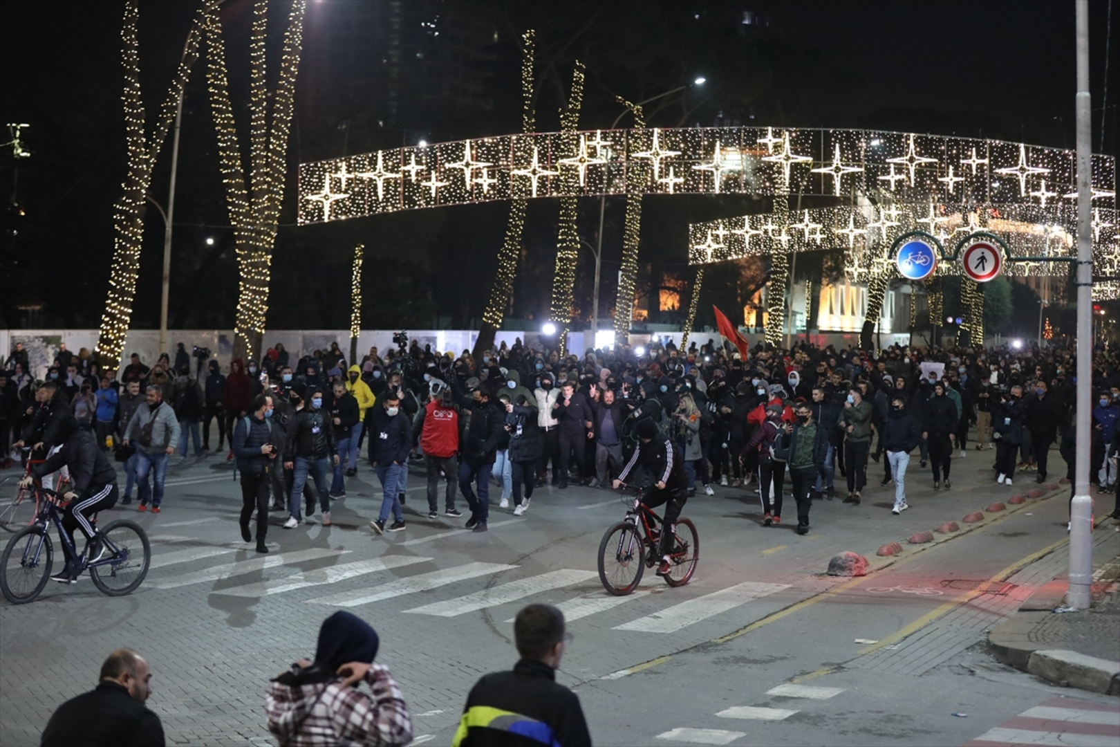 Peta noć protesta u Tirani. "Pravda za Klodijana" - slika 20