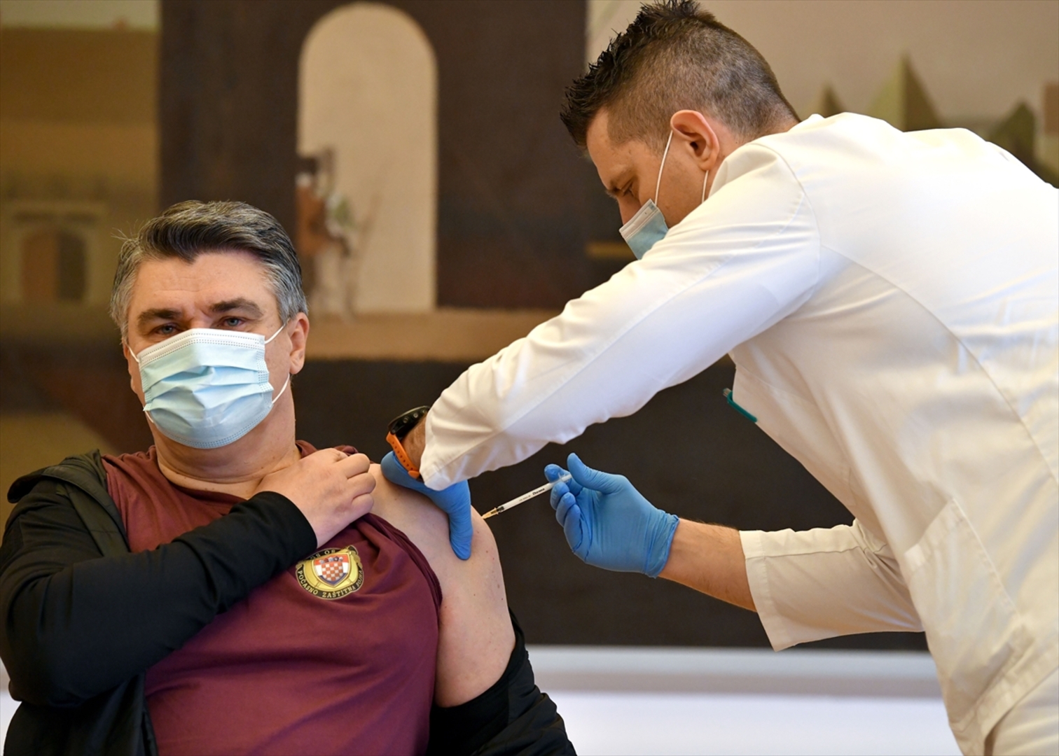 Zoran Milanović primio vakcinu - slika 1