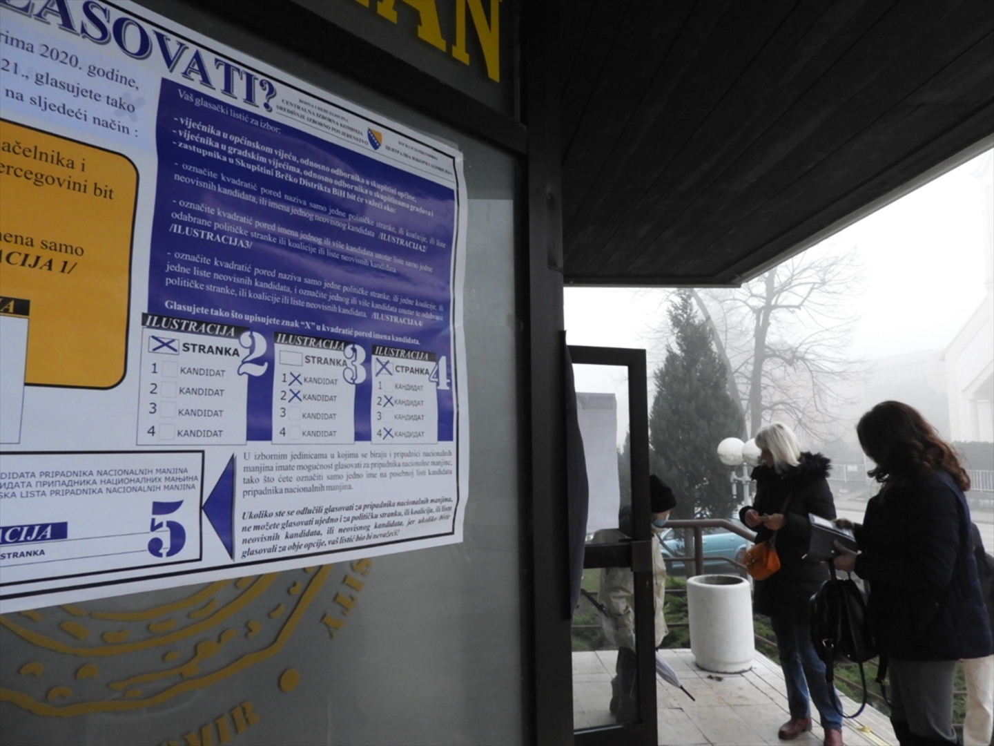  Otvorena biračka mjesta. U Doboju se glasa u Srebrenici Bošnjaci bojkotiraju - slika 8