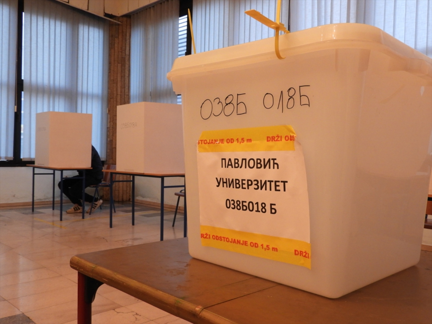  Otvorena biračka mjesta. U Doboju se glasa u Srebrenici Bošnjaci bojkotiraju - slika 2