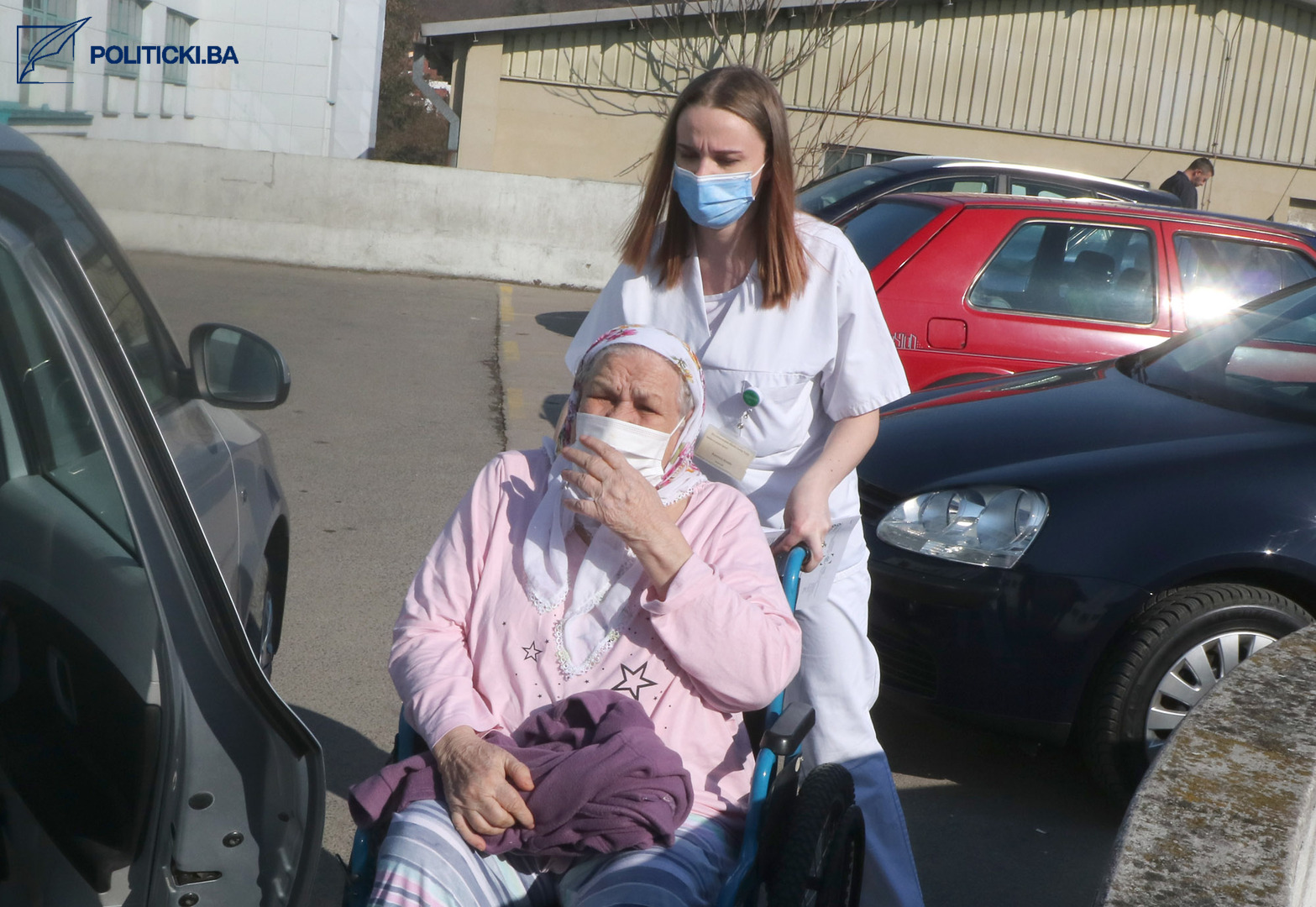 Fata Orlović izašla iz bolnice - slika 6