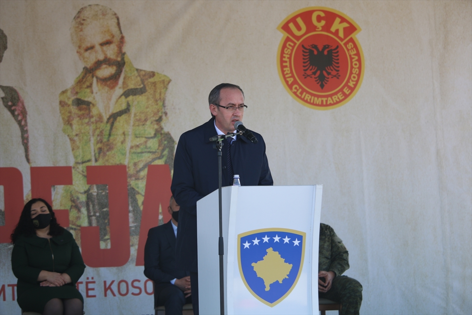Kosovo odalo počast Ademu Jashariju - slika 2