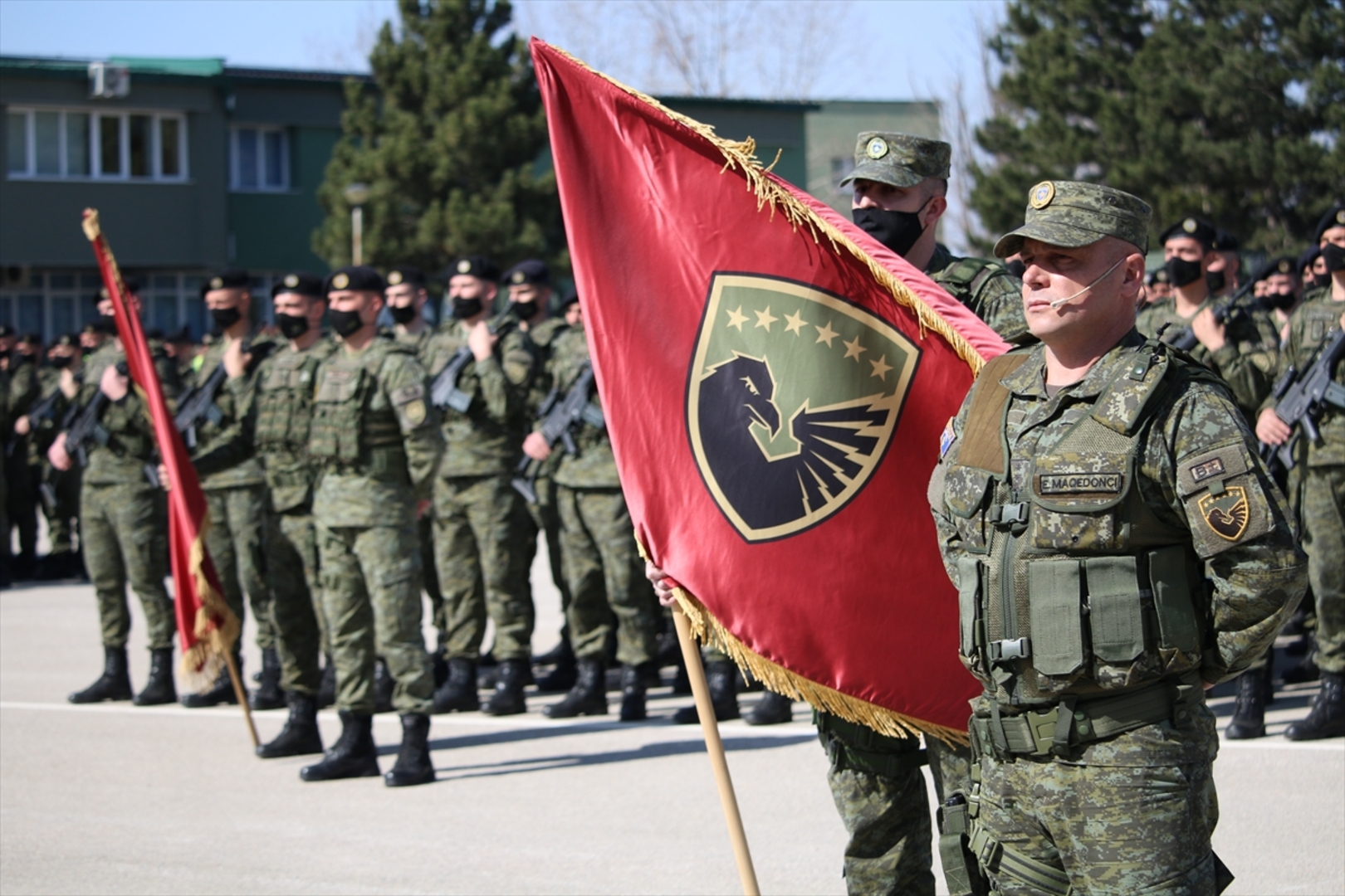 Kosovo odalo počast Ademu Jashariju - slika 5