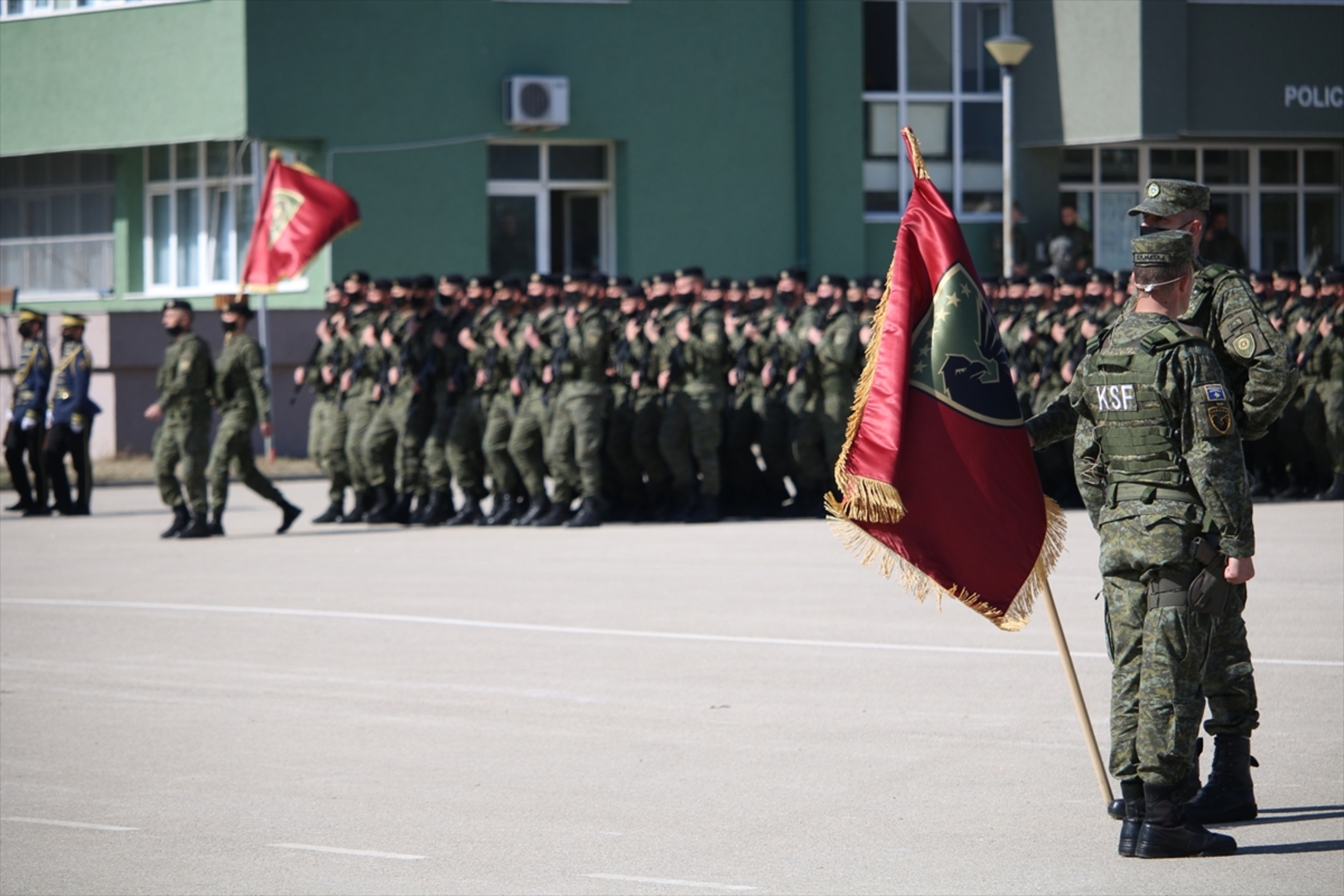 Kosovo odalo počast Ademu Jashariju - slika 11