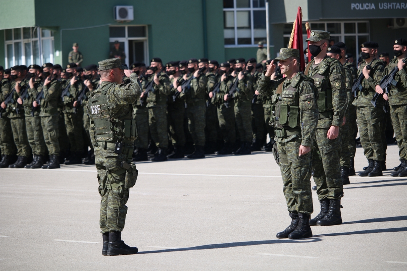 Kosovo odalo počast Ademu Jashariju - slika 14