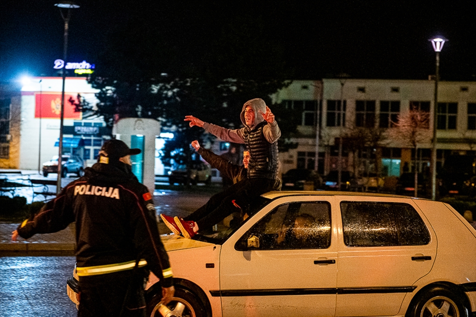 Đukanović izgubio u rodnom gradu. Srbija "osvojila" Nikšić - slika 12