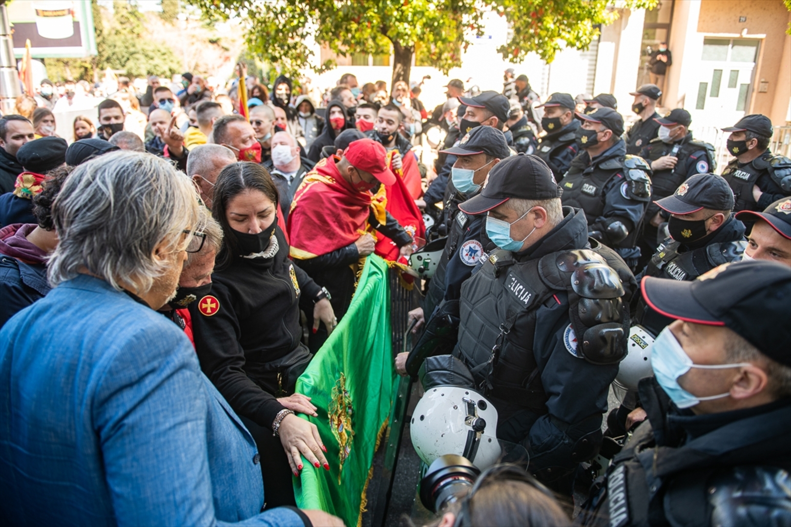I dalje traju protesti u Podgorici - slika 8