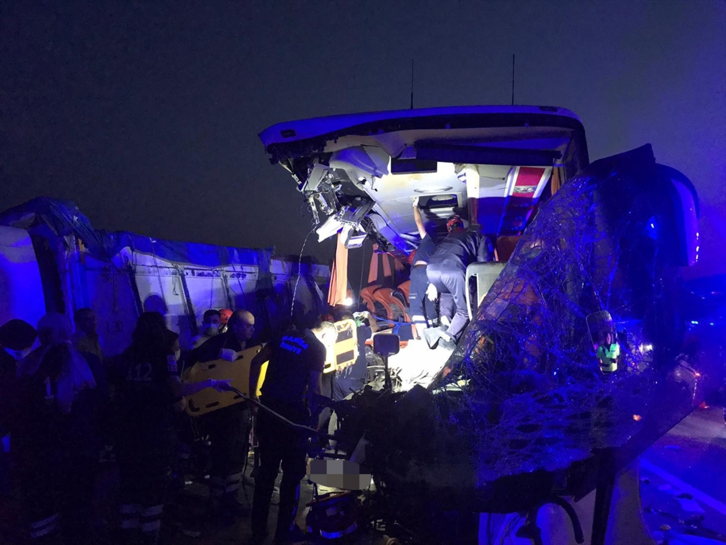 Turska: U sudaru autobusa i kamiona poginulošest osoba, 42 povrijeđenih - slika 6