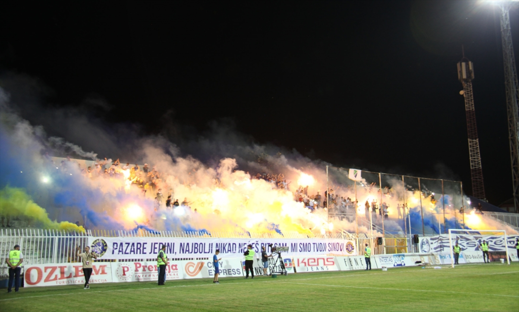 Nacionalistički ispadi Partizanovih navijača obilježili utakmicu u Novom Pazaru - slika 18