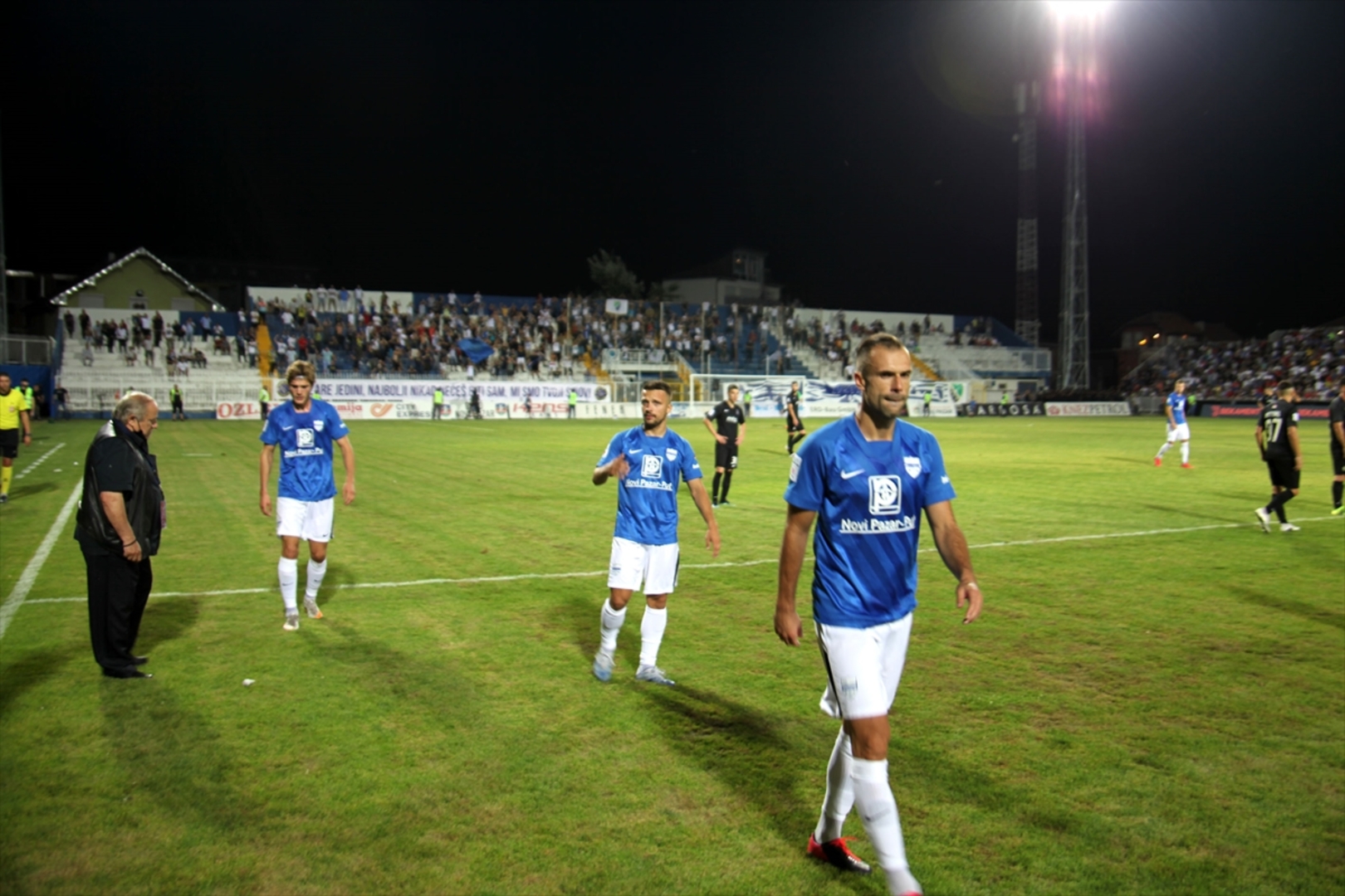 Nacionalistički ispadi Partizanovih navijača obilježili utakmicu u Novom Pazaru - slika 20