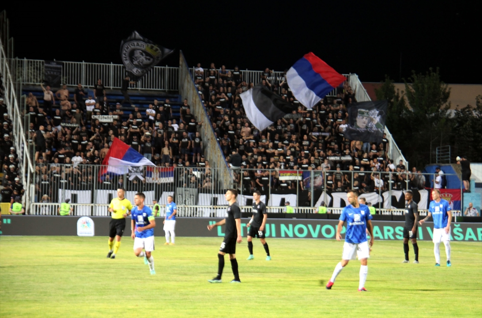 Nacionalistički ispadi Partizanovih navijača obilježili utakmicu u Novom Pazaru - slika 17
