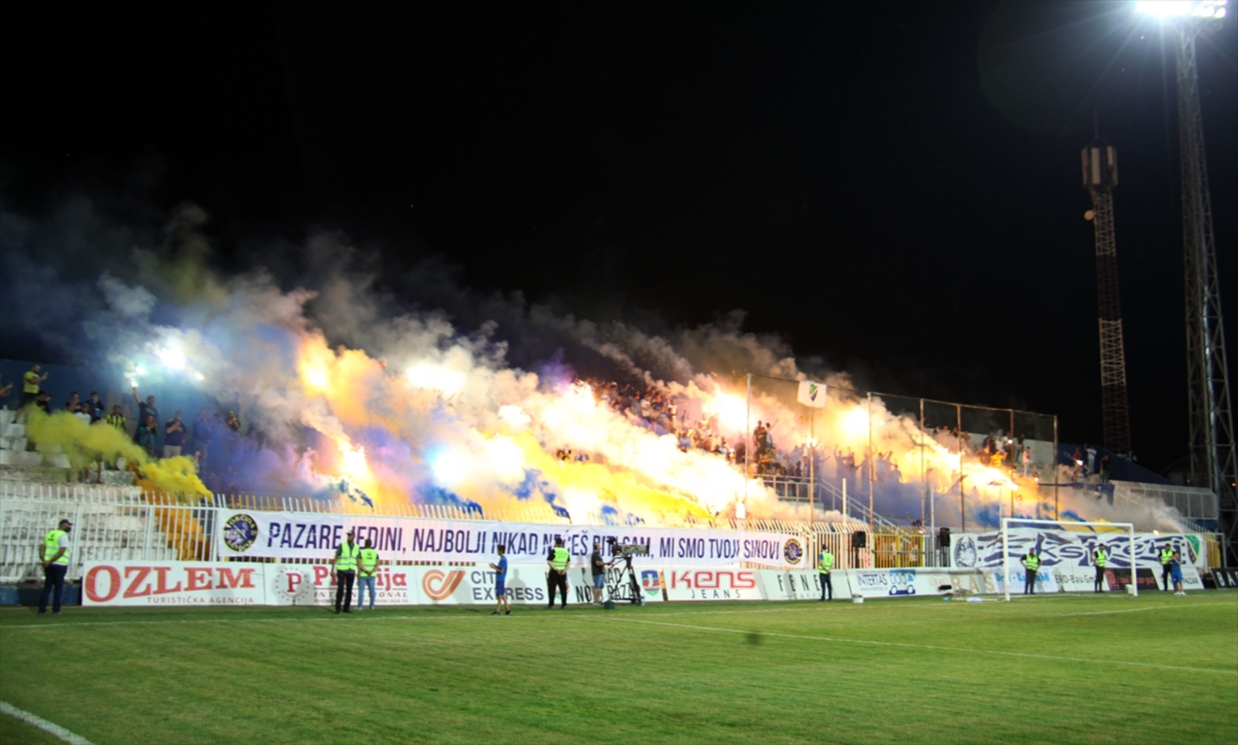 Nacionalistički ispadi Partizanovih navijača obilježili utakmicu u Novom Pazaru - slika 8