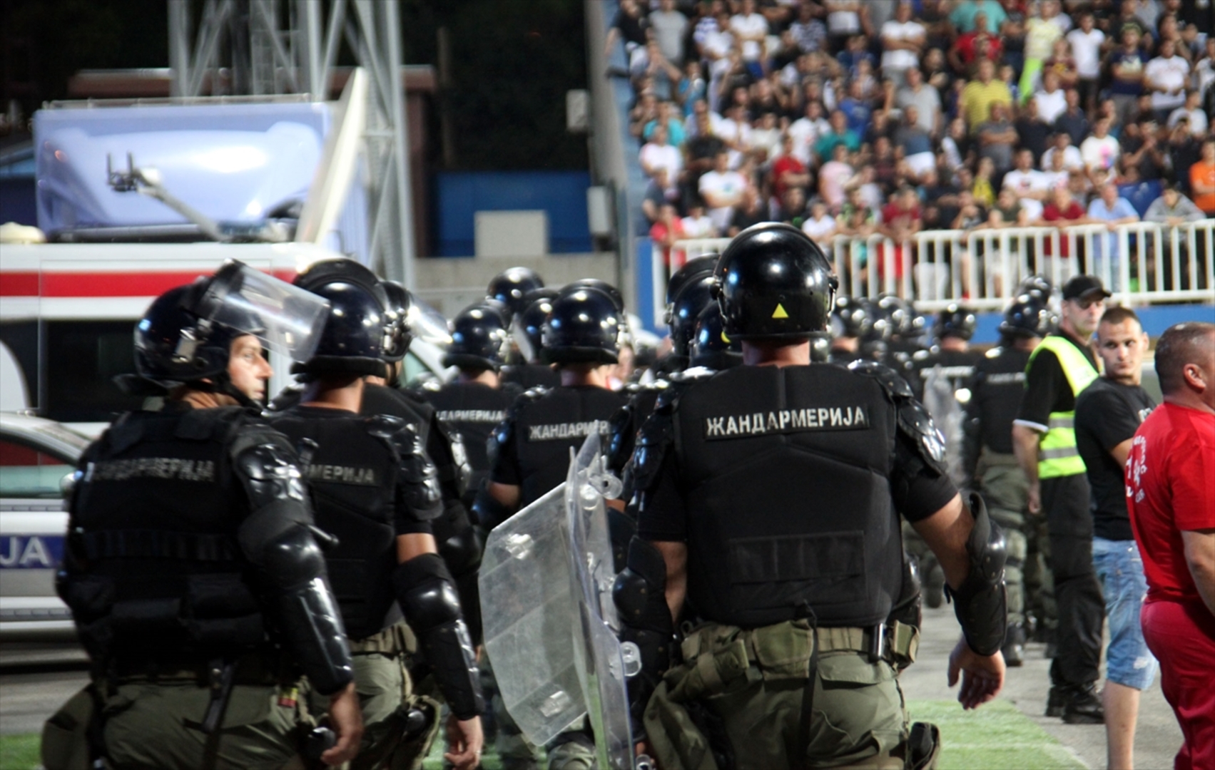 Nacionalistički ispadi Partizanovih navijača obilježili utakmicu u Novom Pazaru - slika 10