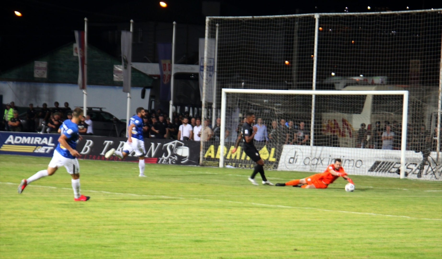 Nacionalistički ispadi Partizanovih navijača obilježili utakmicu u Novom Pazaru - slika 6