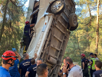 Prevrnuo se minibus u Izmiru, poginulo šest osoba